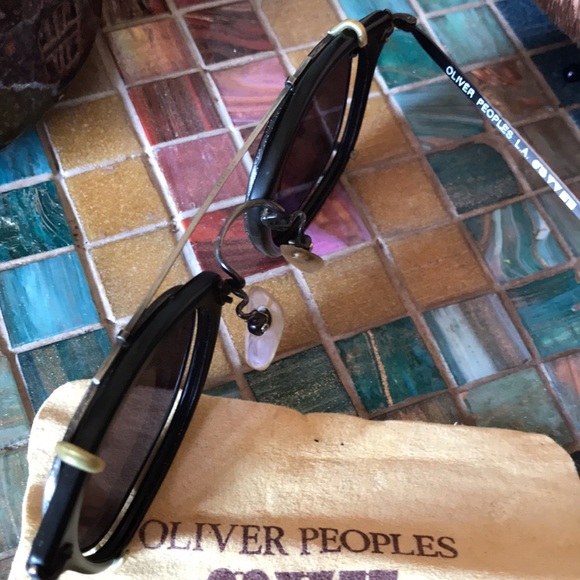 1980s Oliver Peoples frames and sunglass clip. Gunmetal and matte black. - Picture 9 of 11